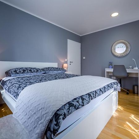 Elena Apartment غييكا المظهر الخارجي الصورة